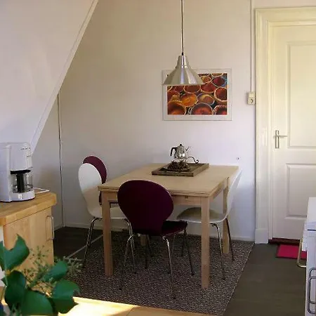 Holiday home Les-fleurs. *